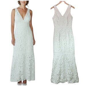Minuet Ivory Lace Wedding Gown Small Sleeveless Off White Dress Spring Wedding